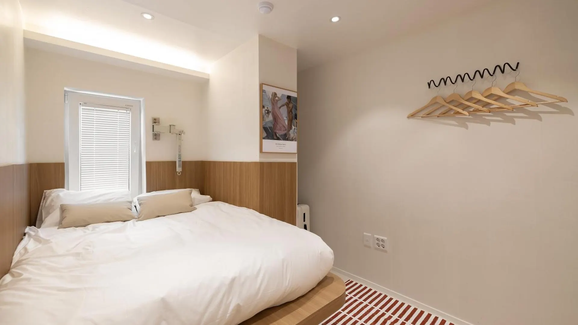 Slow On Hostel Hongdae Seoul
