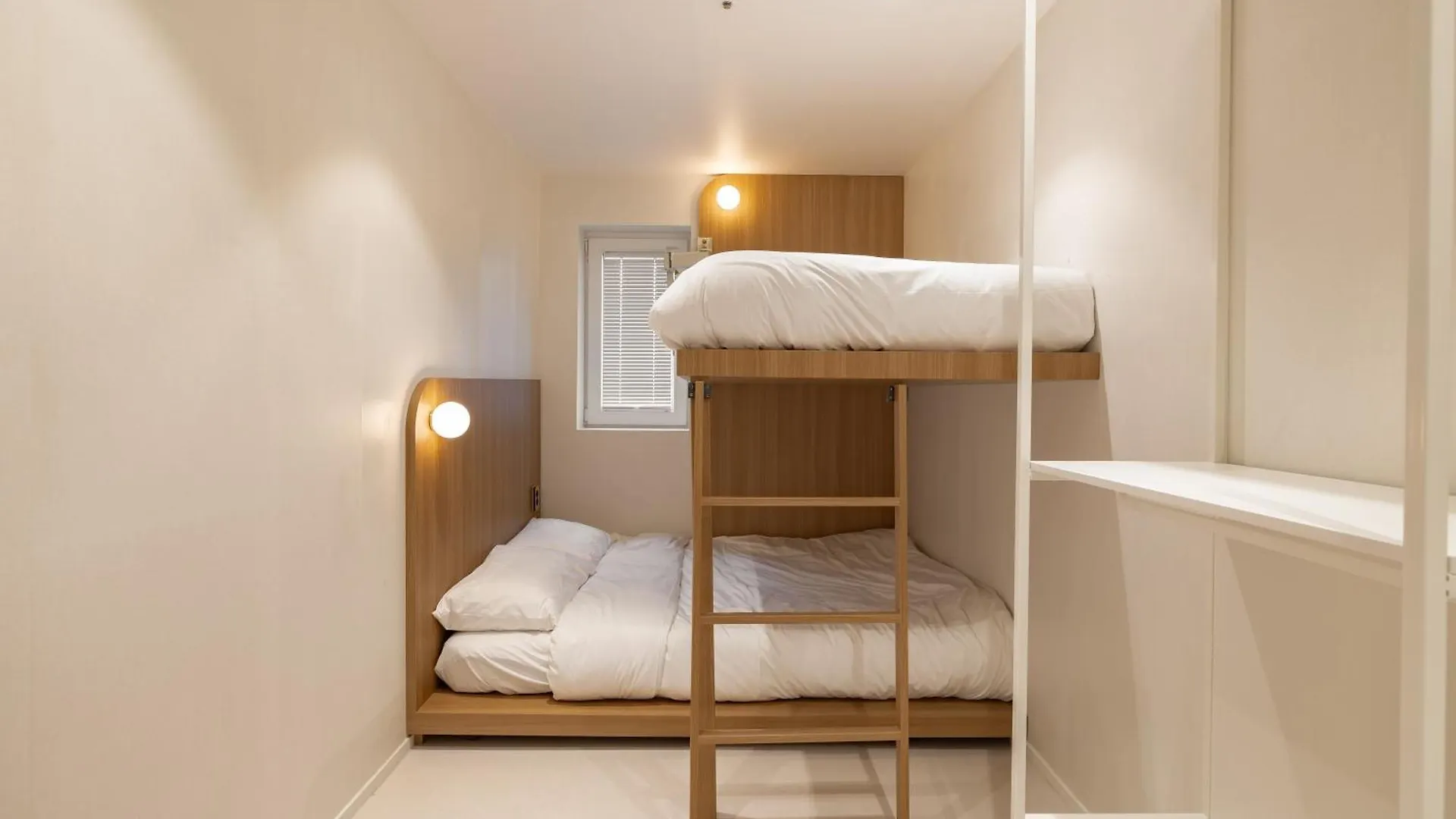 Slow On Hostel Hongdae Seoul